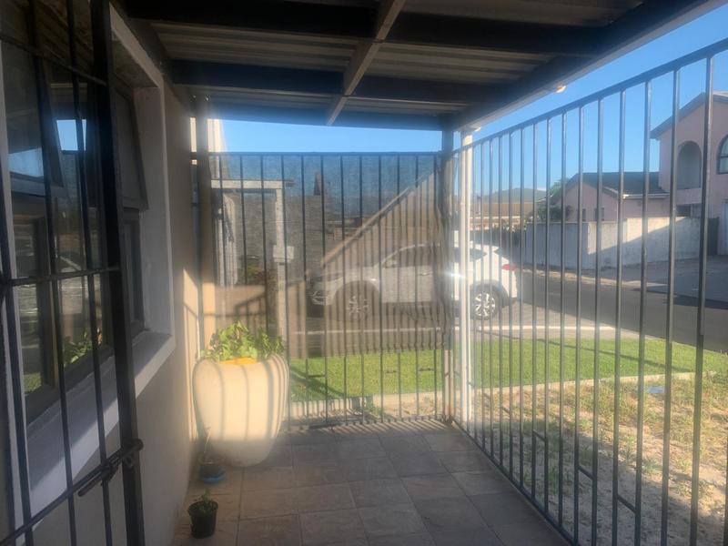 2 Bedroom Property for Sale in Bernadino Heights Western Cape